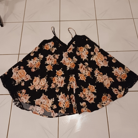 4/$40 Lacy Floral Nighty - Size Small - Picture 5 of 7